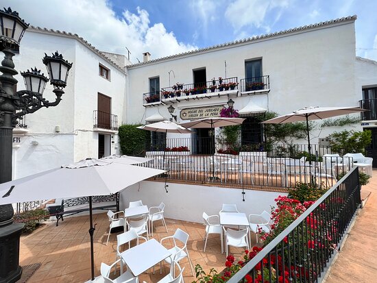 Residencia Geriátrica Astarloa Berri S L